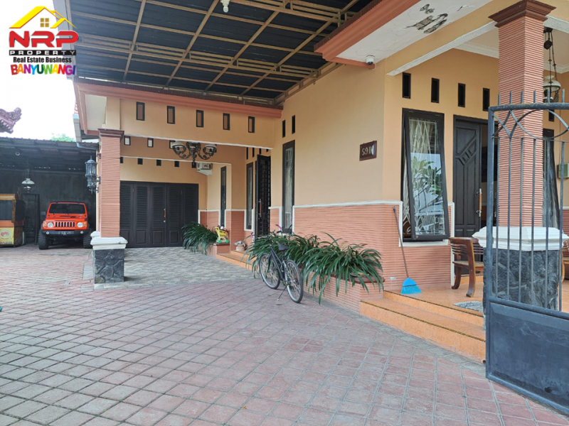 Dijual Rumah Mewah Hook Siap Huni 300 Meter dari Jl. Letkol Istiqlal - Banyuwangi  Dijual Rumah Mewah Hook Siap Huni 300 Meter dari Jl. Letkol Istiqlal - Banyuwangi  Dijual Rumah Mewah Hook Siap Huni 300 Meter dari Jl. Letkol Istiqlal - Banyuwangi
Berada di Lingkungan RSUD Blambangan, RS. Yasmin dan STIKES NRP BANYUWANGI