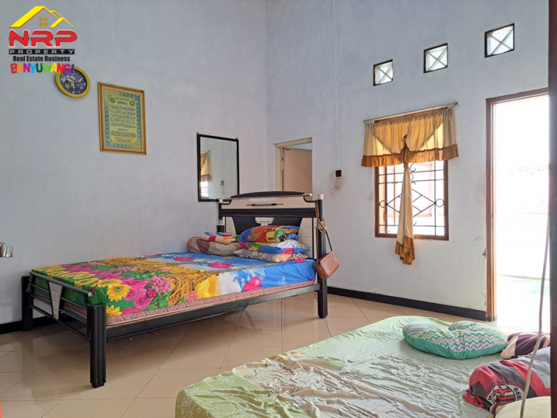 Dijual Rumah Mewah Siap Huni di Pengantigan, Rogojampi - Banyuwangi Dijual Rumah Mewah Siap Huni di Pengantigan, Rogojampi - Banyuwangi ijual Rumah Mewah Siap Huni di Pengantigan, Rogojampi - Banyuwangi
Lokasi Strategis dekat dengan fasilitas perbelanjaan dan pasar rogojampi
Lingkungan aman, NRP BANYUWANGI