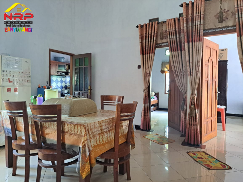 Dijual Rumah Mewah Siap Huni di Pengantigan, Rogojampi - Banyuwangi Dijual Rumah Mewah Siap Huni di Pengantigan, Rogojampi - Banyuwangi ijual Rumah Mewah Siap Huni di Pengantigan, Rogojampi - Banyuwangi
Lokasi Strategis dekat dengan fasilitas perbelanjaan dan pasar rogojampi
Lingkungan aman, NRP BANYUWANGI