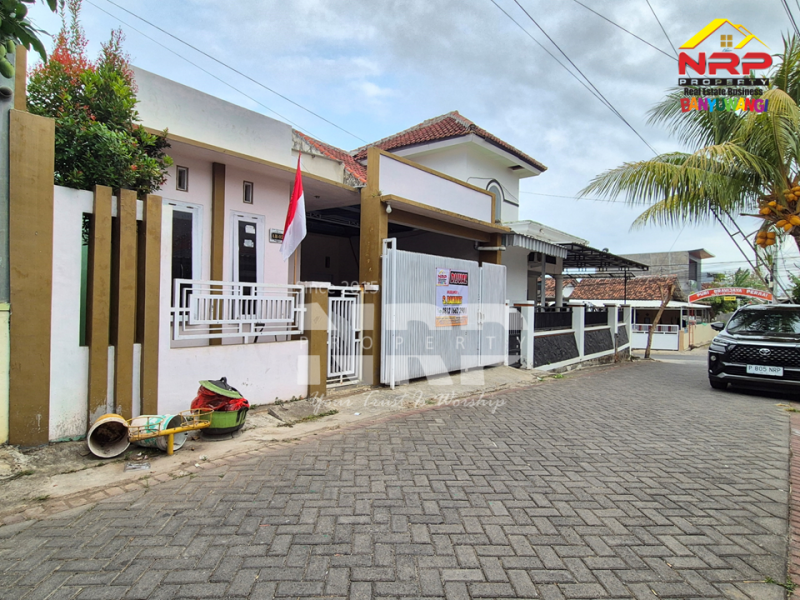 Dijual Rumah Minimalis 1,5 Lantai Siap Huni Di Banyuwangi Kota  Dijual Rumah Minimalis 1,5 Lantai Siap Huni Di Banyuwangi Kota  Dijual Rumah Minimalis 1,5 Lantai Siap Huni Di Banyuwangi Kota&nbsp;
Hunian Strategis Pusat Kota dengan Lingkungan sejuk, asri dan mudah diakses

LT/LB : NRP BANYUWANGI
