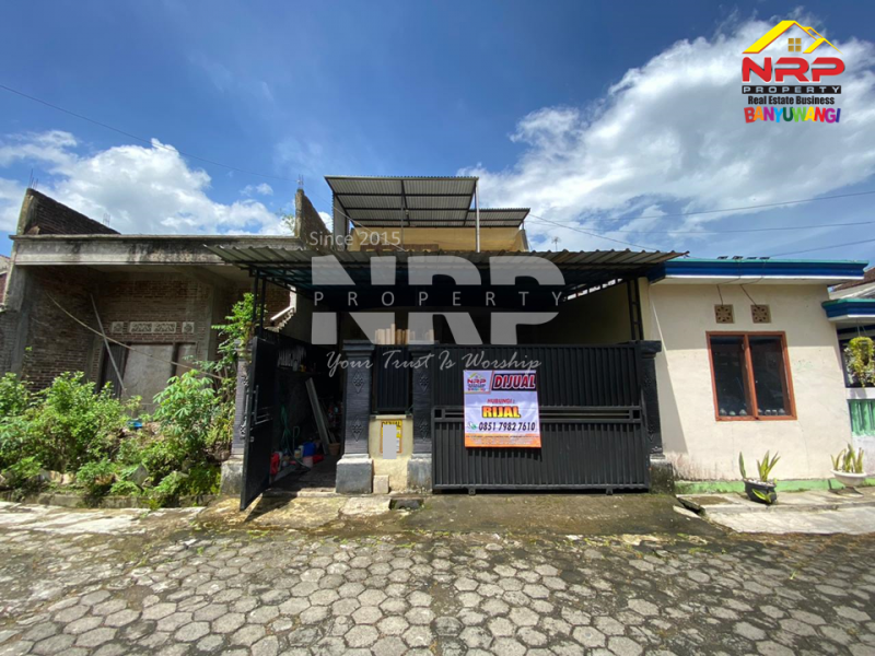Dijual Rumah Minimalis 2 Lantai di Genteng Banyuwangi  Dijual Rumah Minimalis 2 Lantai di Genteng Banyuwangi  Dijual Rumah Minimalis 2 Lantai di Genteng Banyuwangi&nbsp;
250 Meter dari Jl. Raya Kembiritan Genteng, Cocok untuk hunian milenial. One Get Sistem dengan NRP BANYUWANGI