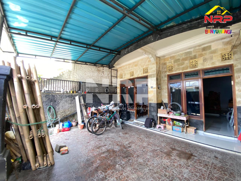 Dijual Rumah Minimalis 2 Lantai di Genteng Banyuwangi  Dijual Rumah Minimalis 2 Lantai di Genteng Banyuwangi  Dijual Rumah Minimalis 2 Lantai di Genteng Banyuwangi&nbsp;
250 Meter dari Jl. Raya Kembiritan Genteng, Cocok untuk hunian milenial. One Get Sistem dengan NRP BANYUWANGI