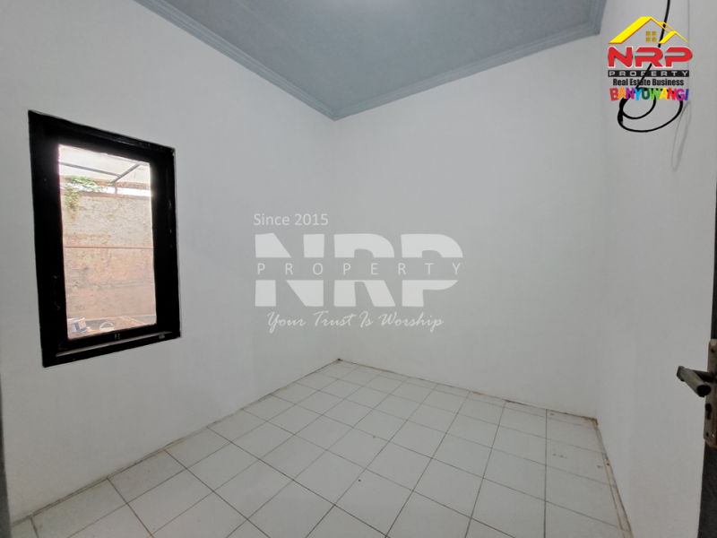 Dijual rumah minimalis 300 Jutaan di Karangrejo Banyuwangi  Dijual rumah minimalis 300 Jutaan di Karangrejo Banyuwangi  Nikmati kenyamanan minimalis di Tengah Kota Banyuwangi.&nbsp;
Hunian ideal untuk keluarga tercinta! Terletak di kawasan bisnis aktif, ramai dan padat NRP BANYUWANGI