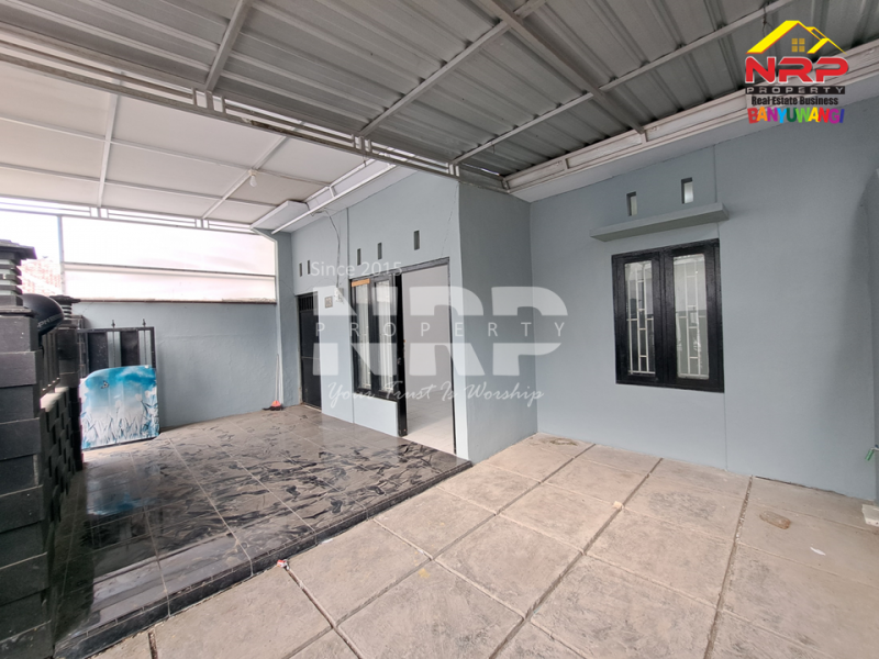 Dijual rumah minimalis 300 Jutaan di Karangrejo Banyuwangi  Dijual rumah minimalis 300 Jutaan di Karangrejo Banyuwangi  Nikmati kenyamanan minimalis di Tengah Kota Banyuwangi.&nbsp;
Hunian ideal untuk keluarga tercinta! Terletak di kawasan bisnis aktif, ramai dan padat NRP BANYUWANGI