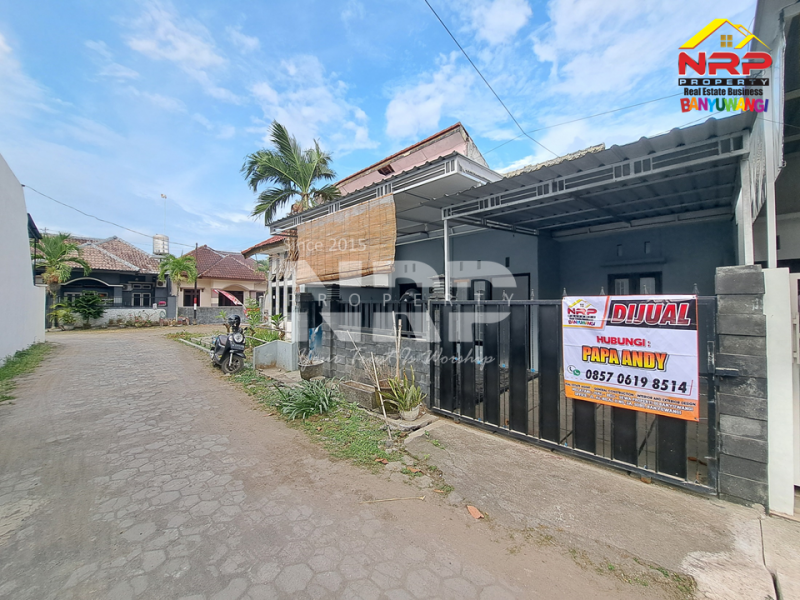 Dijual rumah minimalis 300 Jutaan di Karangrejo Banyuwangi  Dijual rumah minimalis 300 Jutaan di Karangrejo Banyuwangi  Nikmati kenyamanan minimalis di Tengah Kota Banyuwangi.&nbsp;
Hunian ideal untuk keluarga tercinta! Terletak di kawasan bisnis aktif, ramai dan padat NRP BANYUWANGI