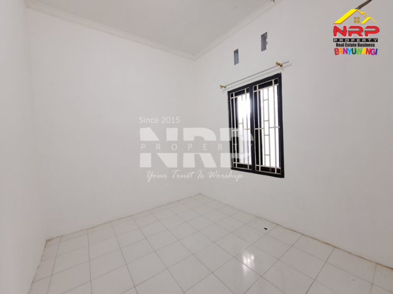 Dijual rumah minimalis 300 Jutaan di Karangrejo Banyuwangi  Dijual rumah minimalis 300 Jutaan di Karangrejo Banyuwangi  Nikmati kenyamanan minimalis di Tengah Kota Banyuwangi.&nbsp;
Hunian ideal untuk keluarga tercinta! Terletak di kawasan bisnis aktif, ramai dan padat NRP BANYUWANGI