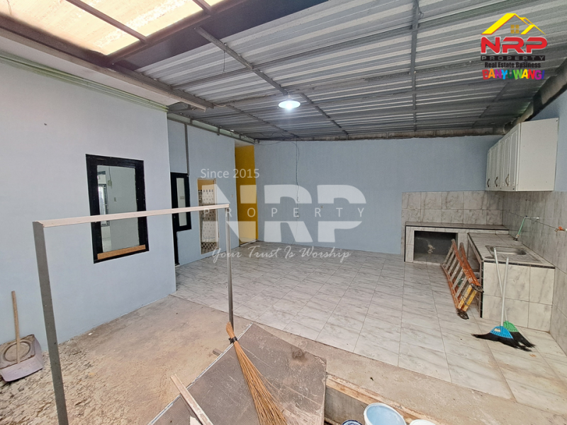 Dijual rumah minimalis 300 Jutaan di Karangrejo Banyuwangi  Dijual rumah minimalis 300 Jutaan di Karangrejo Banyuwangi  Nikmati kenyamanan minimalis di Tengah Kota Banyuwangi.&nbsp;
Hunian ideal untuk keluarga tercinta! Terletak di kawasan bisnis aktif, ramai dan padat NRP BANYUWANGI