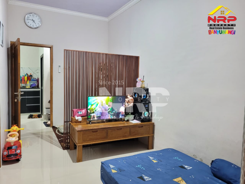 Dijual Rumah Minimalis cantik di Kebalenan - Banyuwangi  Dijual Rumah Minimalis cantik di Kebalenan - Banyuwangi  Dijual Rumah Minimalis cantik di Kebalenan - Banyuwangi&nbsp;
Hunian berada di kawasan perumahan, Lingkungan Asri, nyaman dan aman.&nbsp;

LT/LB : 60/36 NRP BANYUWANGI