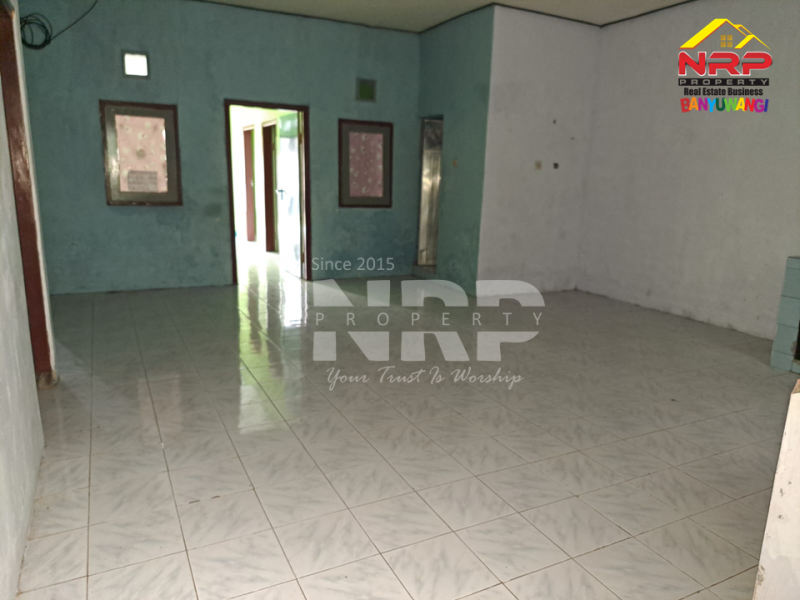 Dijual Rumah Minimalis di Belakang SMAN 1 BANYUWANGI  Dijual Rumah Minimalis di Belakang SMAN 1 BANYUWANGI  Dijual Rumah Minimalis di Belakang SMAN 1 BANYUWANGI&nbsp;
Lokasi Padat Penduduk, Cocok untuk rumah tempat tinggal.&nbsp;
Dekat Fasilitas Pendidikan, NRP BANYUWANGI