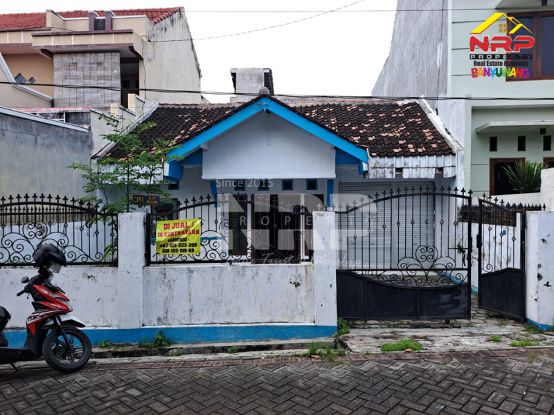 Dijual Rumah Minimalis di Belakang SMAN 1 BANYUWANGI  Dijual Rumah Minimalis di Belakang SMAN 1 BANYUWANGI  Dijual Rumah Minimalis di Belakang SMAN 1 BANYUWANGI&nbsp;
Lokasi Padat Penduduk, Cocok untuk rumah tempat tinggal.&nbsp;
Dekat Fasilitas Pendidikan, NRP BANYUWANGI