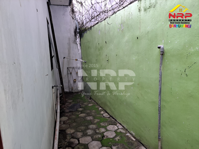 Dijual Rumah Minimalis di Belakang SMAN 1 BANYUWANGI  Dijual Rumah Minimalis di Belakang SMAN 1 BANYUWANGI  Dijual Rumah Minimalis di Belakang SMAN 1 BANYUWANGI&nbsp;
Lokasi Padat Penduduk, Cocok untuk rumah tempat tinggal.&nbsp;
Dekat Fasilitas Pendidikan, NRP BANYUWANGI