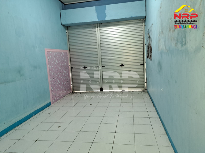 Dijual Rumah Minimalis di Belakang SMAN 1 BANYUWANGI  Dijual Rumah Minimalis di Belakang SMAN 1 BANYUWANGI  Dijual Rumah Minimalis di Belakang SMAN 1 BANYUWANGI&nbsp;
Lokasi Padat Penduduk, Cocok untuk rumah tempat tinggal.&nbsp;
Dekat Fasilitas Pendidikan, NRP BANYUWANGI