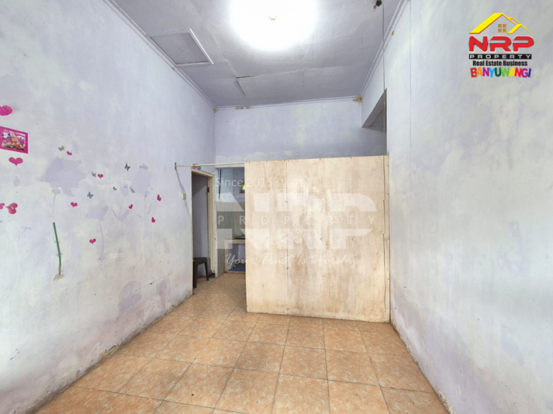 Dijual Rumah Minimalis di Belakang SMAN 1 BANYUWANGI  Dijual Rumah Minimalis di Belakang SMAN 1 BANYUWANGI  Dijual Rumah Minimalis di Belakang SMAN 1 BANYUWANGI&nbsp;
Lokasi Padat Penduduk, Cocok untuk rumah tempat tinggal.&nbsp;
Dekat Fasilitas Pendidikan, NRP BANYUWANGI
