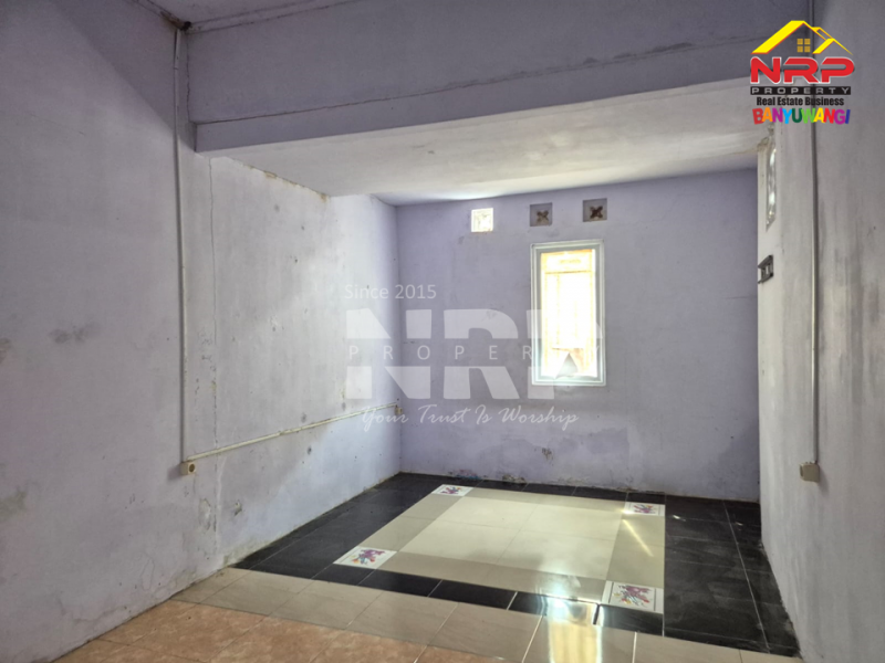 Dijual Rumah Minimalis di Belakang SMAN 1 BANYUWANGI  Dijual Rumah Minimalis di Belakang SMAN 1 BANYUWANGI  Dijual Rumah Minimalis di Belakang SMAN 1 BANYUWANGI&nbsp;
Lokasi Padat Penduduk, Cocok untuk rumah tempat tinggal.&nbsp;
Dekat Fasilitas Pendidikan, NRP BANYUWANGI