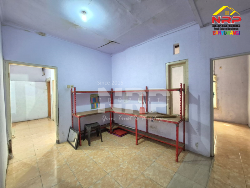 Dijual Rumah Minimalis di Belakang SMAN 1 BANYUWANGI  Dijual Rumah Minimalis di Belakang SMAN 1 BANYUWANGI  Dijual Rumah Minimalis di Belakang SMAN 1 BANYUWANGI&nbsp;
Lokasi Padat Penduduk, Cocok untuk rumah tempat tinggal.&nbsp;
Dekat Fasilitas Pendidikan, NRP BANYUWANGI