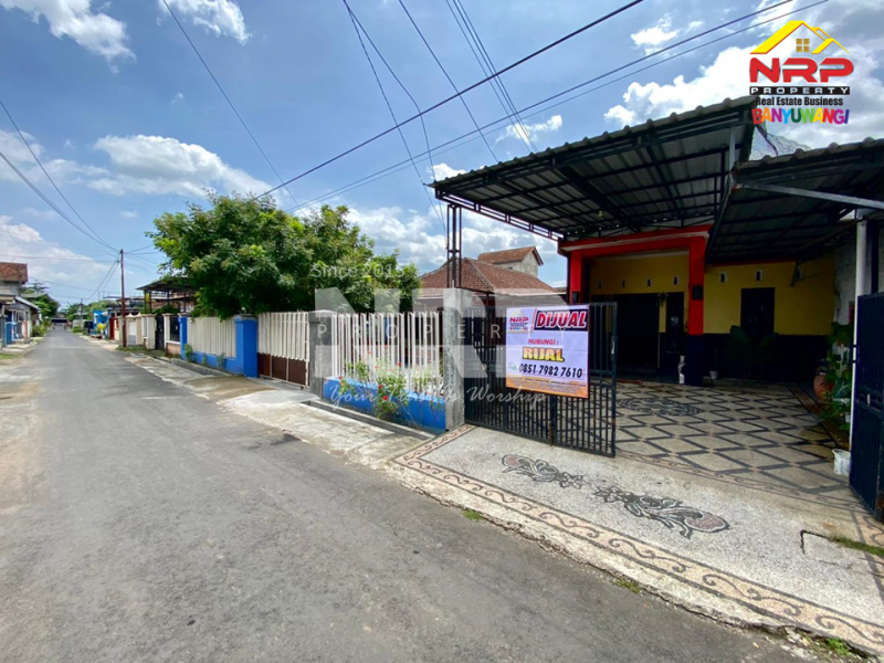 Dijual rumah minimalis di Genteng, Banyuwangi.  Dijual rumah minimalis di Genteng, Banyuwangi.  Dijual rumah minimalis di Genteng, Banyuwangi.&nbsp;
cocok untuk hunian keluarga yang mengutamakan kenyamanan dan lokasi strategis.&nbsp;
Desain modern, NRP BANYUWANGI