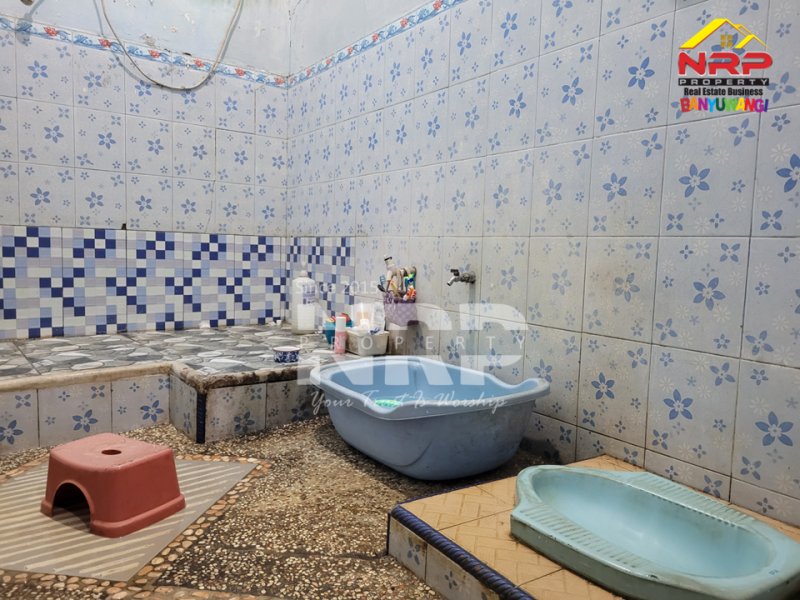 Dijual Rumah Minimalis di Kebalenan - Banyuwangi  Dijual Rumah Minimalis di Kebalenan - Banyuwangi  Dijual Rumah Minimalis di Kebalenan - Banyuwangi&nbsp;
meskipun aksesnya masih tanah, lokasinya terus berkembang dan berada di pusat kota

LT : 200 m2
LB : NRP BANYUWANGI