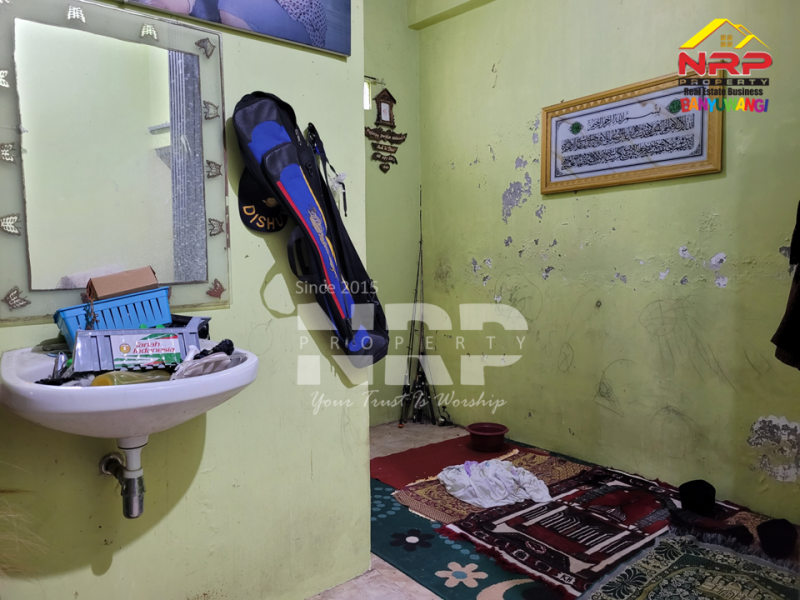 Dijual Rumah Minimalis di Kebalenan - Banyuwangi  Dijual Rumah Minimalis di Kebalenan - Banyuwangi  Dijual Rumah Minimalis di Kebalenan - Banyuwangi&nbsp;
meskipun aksesnya masih tanah, lokasinya terus berkembang dan berada di pusat kota

LT : 200 m2
LB : NRP BANYUWANGI