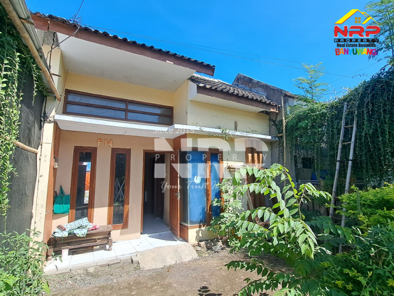 Dijual Rumah Minimalis di Kertosari - Banyuwangi  Dijual rumah di banyuwangi kota  Dijual Rumah Minimalis di Kertosari - Banyuwangi&nbsp;
Dekat Fasilitas Pendidikan, Pebelanjaan, pertokoan dan sentra kuliner,

LT/LB : 120/36 M2 NRP BANYUWANGI