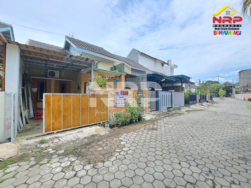 Dijual Rumah Minimalis di Ketapang, Banyuwangi Dijual Rumah Minimalis di Ketapang, Banyuwangi Dijual Rumah Minimalis di Ketapang, Banyuwangi
Lokasi strategis dekat pelabuhan & fasilitas umum.
Desain rapi, lingkungan nyaman one get system, cocok NRP BANYUWANGI