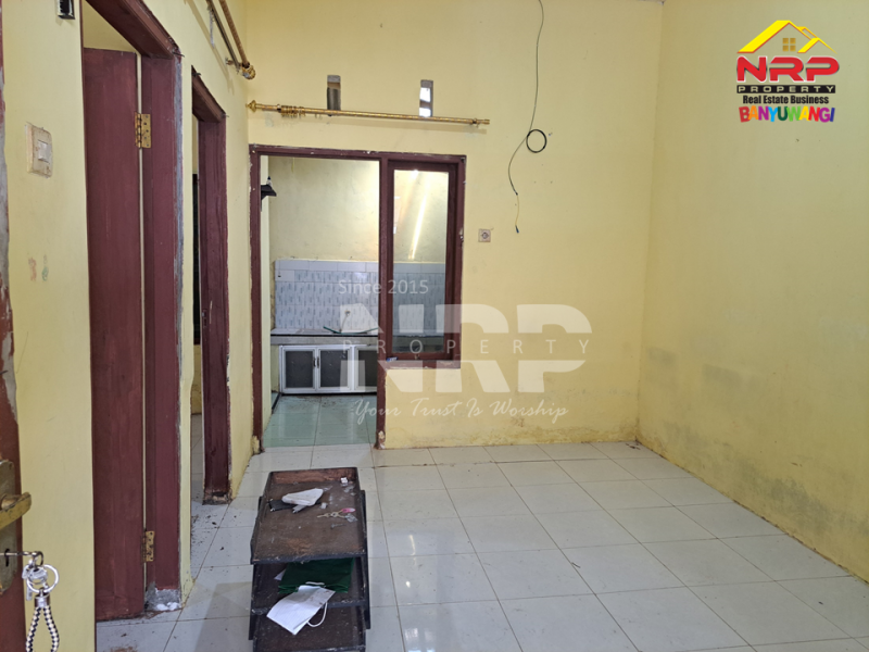 Dijual Rumah Minimalis di Perum. GPI Rogojampi - Banyuwangi Jual rumah 100 jutaan di banyuwangi rogojampi  Dijual Rumah Minimalis di Perum. GPI Rogojampi - Banyuwangi
Hunian Strategis dekat dengan fasilitas perbelanjaan dan pasar rogojampi

Luas Tanah : 84 NRP BANYUWANGI
