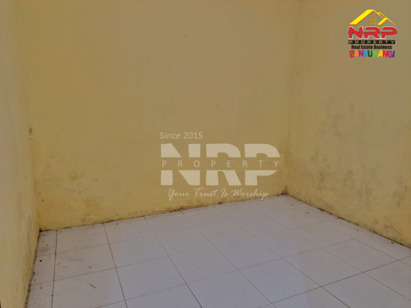 Dijual Rumah Minimalis di Perum. GPI Rogojampi - Banyuwangi Jual rumah 100 jutaan di banyuwangi rogojampi  Dijual Rumah Minimalis di Perum. GPI Rogojampi - Banyuwangi
Hunian Strategis dekat dengan fasilitas perbelanjaan dan pasar rogojampi

Luas Tanah : 84 NRP BANYUWANGI