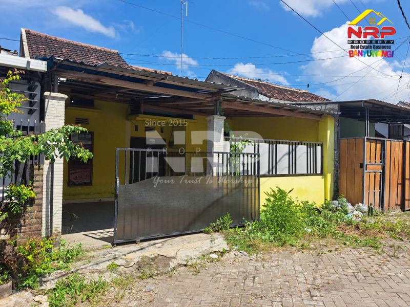 Dijual Rumah Minimalis di Perum. GPI Rogojampi - Banyuwangi Jual rumah 100 jutaan di banyuwangi rogojampi  Dijual Rumah Minimalis di Perum. GPI Rogojampi - Banyuwangi
Hunian Strategis dekat dengan fasilitas perbelanjaan dan pasar rogojampi

Luas Tanah : 84 NRP BANYUWANGI