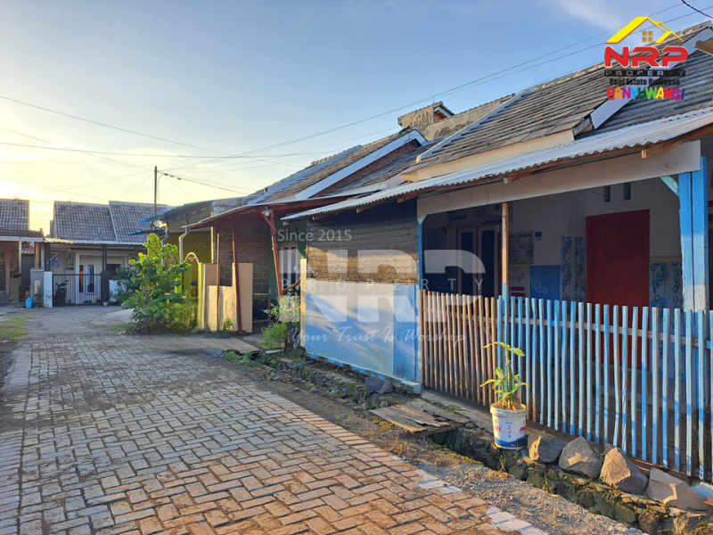 Dijual Rumah Minimalis di Perum. Mentari Kertosari- Banyuwangi  Dijual Rumah Minimalis di Perum. Mentari Kertosari- Banyuwangi  Dijual/Operkredit Rumah Minimalis di Perum. Mentari Kertosari- Banyuwangi&nbsp;
Hunian di Tengah Kota Banyuwangi, Dekat dengan Klenteng dan Pasar NRP BANYUWANGI