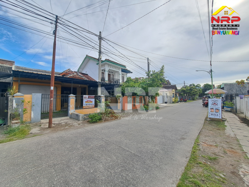 Dijual Rumah Minimalis di Sobo - Banyuwangi  Dijual Rumah Minimalis di Sobo - Banyuwangi  Dijual Rumah Minimalis di Sobo - Banyuwangi&nbsp;
Hunian yang berada di kawasan Perumahan terkenal di Bnyuwangi&nbsp;
Dekat Fasilitas Pendidikan, NRP BANYUWANGI