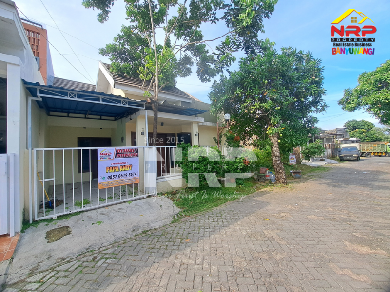 DIJUAL RUMAH MINIMALIS DI TAMANBARU - BANYUWANGI DIJUAL  RUMAH MINIMALIS DI TAMANBARU - BANYUWANGI DIJUAL/DISEWAKAN RUMAH MINIMALIS DI TAMANBARU - BANYUWANGI
Terletak di Kawasan Perumahan dengan keamanan dan fasilitas umum yang lengkap.&nbsp;
Lingkungan NRP BANYUWANGI