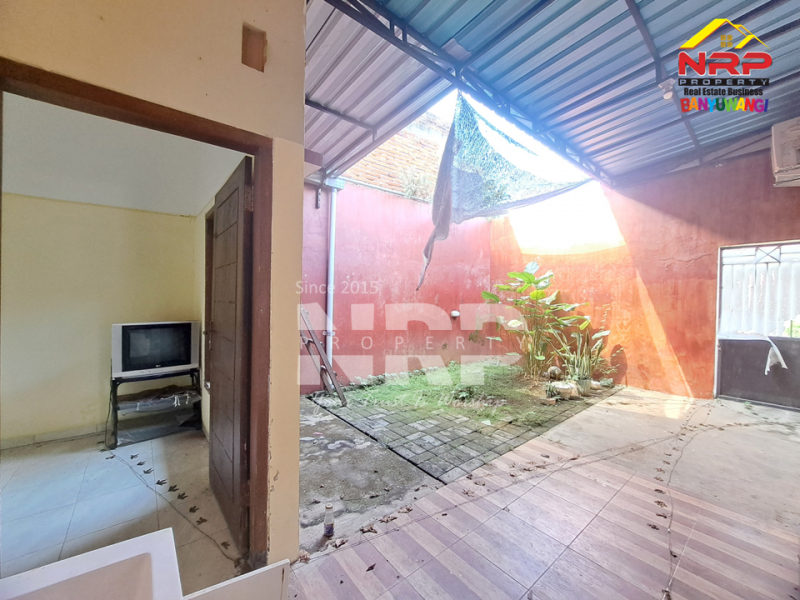 DIJUAL RUMAH MINIMALIS DI TAMANBARU - BANYUWANGI DIJUAL  RUMAH MINIMALIS DI TAMANBARU - BANYUWANGI DIJUAL/DISEWAKAN RUMAH MINIMALIS DI TAMANBARU - BANYUWANGI
Terletak di Kawasan Perumahan dengan keamanan dan fasilitas umum yang lengkap.&nbsp;
Lingkungan NRP BANYUWANGI