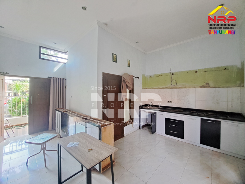 DIJUAL RUMAH MINIMALIS DI TAMANBARU - BANYUWANGI DIJUAL  RUMAH MINIMALIS DI TAMANBARU - BANYUWANGI DIJUAL/DISEWAKAN RUMAH MINIMALIS DI TAMANBARU - BANYUWANGI
Terletak di Kawasan Perumahan dengan keamanan dan fasilitas umum yang lengkap.&nbsp;
Lingkungan NRP BANYUWANGI