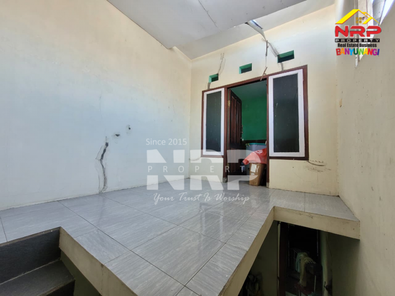 Dijual Rumah Minimalis hook 1,5 lantai akses Jalan Gajahmada, Singonegaran - Banyuwangi  Jual rumah dekat UNAIR Banyuwangi Kota 200 Jutaan  Dijual Rumah Minimalis hook 1,5 lantai akses Jalan Gajahmada, Singonegaran - Banyuwangi&nbsp;
Rumah siap huni, hook minimalis cocok untuk rumah hunian di NRP BANYUWANGI