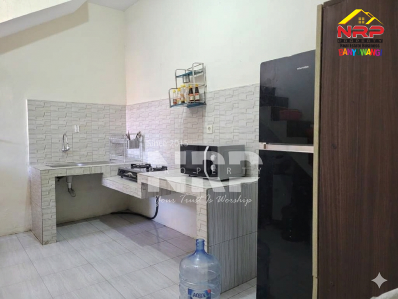 Dijual Rumah Minimalis hook 1,5 lantai akses Jalan Gajahmada, Singonegaran - Banyuwangi  Jual rumah dekat UNAIR Banyuwangi Kota 200 Jutaan  Dijual Rumah Minimalis hook 1,5 lantai akses Jalan Gajahmada, Singonegaran - Banyuwangi&nbsp;
Rumah siap huni, hook minimalis cocok untuk rumah hunian di NRP BANYUWANGI