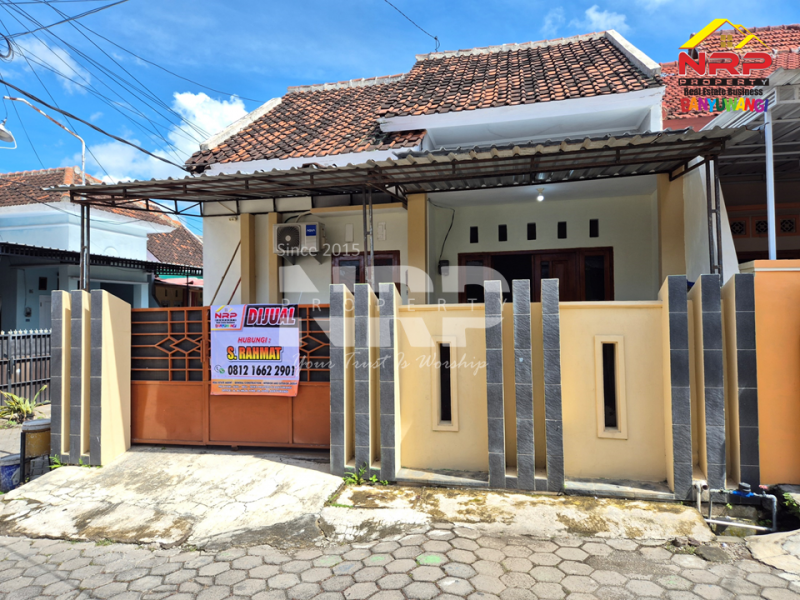 Dijual Rumah Minimalis Hook 200 Jutaan Kawasan Perumahan di Tamanbaru - Banyuwangi Dijual Rumah Minimalis Hook 200 Jutaan Kawasan Perumahan di Tamanbaru - Banyuwangi Dijual Rumah Minimalis Hook 200 Jutaan Kawasan Perumahan di Tamanbaru - Banyuwangi
Lokasi di Pusat Kota Banyuwangi. Belakang Kampus Untag&nbsp;
Sangat Cocok NRP BANYUWANGI