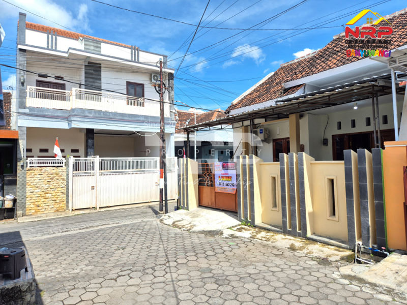 Dijual Rumah Minimalis Hook 200 Jutaan Kawasan Perumahan di Tamanbaru - Banyuwangi Dijual Rumah Minimalis Hook 200 Jutaan Kawasan Perumahan di Tamanbaru - Banyuwangi Dijual Rumah Minimalis Hook 200 Jutaan Kawasan Perumahan di Tamanbaru - Banyuwangi
Lokasi di Pusat Kota Banyuwangi. Belakang Kampus Untag&nbsp;
Sangat Cocok NRP BANYUWANGI