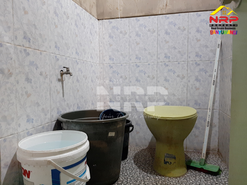 Dijual Rumah Minimalis Hook  di Kertosari - Banyuwangi  Dijual Rumah Minimalis Hook  di Kertosari - Banyuwangi  Dijual Rumah Minimalis Hook&nbsp; di Kertosari - Banyuwangi&nbsp;
Terletak di kawasan bisnis aktif, ramai dan padat penduduk.&nbsp;
Lokasi sangat dekat NRP BANYUWANGI