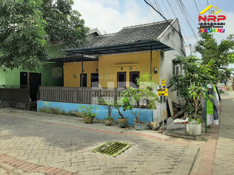 Dijual Rumah Minimalis Hook  di Kertosari - Banyuwangi  Dijual Rumah Minimalis Hook  di Kertosari - Banyuwangi  Dijual Rumah Minimalis Hook&nbsp; di Kertosari - Banyuwangi&nbsp;
Terletak di kawasan bisnis aktif, ramai dan padat penduduk.&nbsp;
Lokasi sangat dekat NRP BANYUWANGI