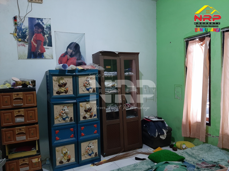 Dijual Rumah Minimalis Hook  di Kertosari - Banyuwangi  Dijual Rumah Minimalis Hook  di Kertosari - Banyuwangi  Dijual Rumah Minimalis Hook&nbsp; di Kertosari - Banyuwangi&nbsp;
Terletak di kawasan bisnis aktif, ramai dan padat penduduk.&nbsp;
Lokasi sangat dekat NRP BANYUWANGI