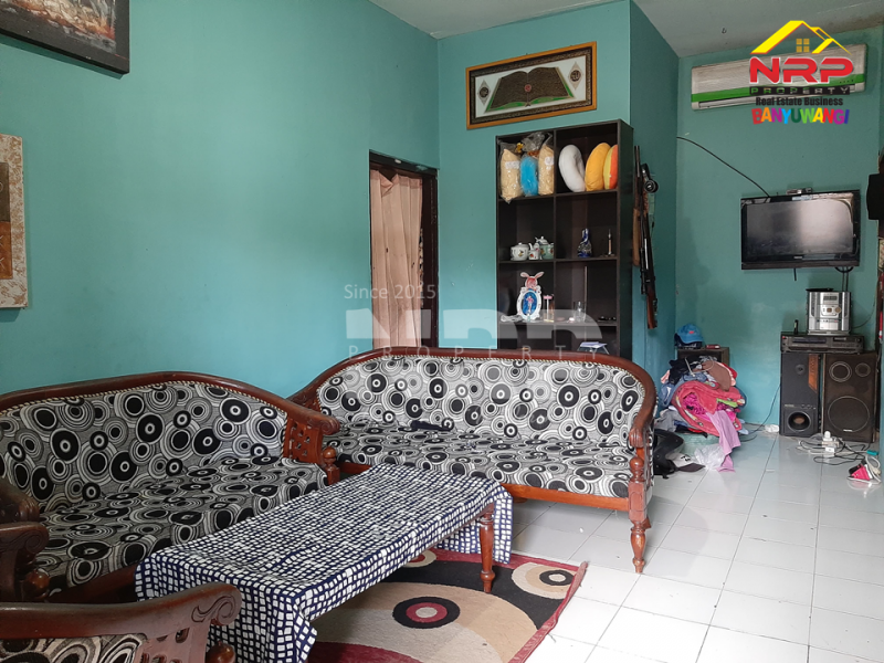 Dijual Rumah Minimalis Hook  di Kertosari - Banyuwangi  Dijual Rumah Minimalis Hook  di Kertosari - Banyuwangi  Dijual Rumah Minimalis Hook&nbsp; di Kertosari - Banyuwangi&nbsp;
Terletak di kawasan bisnis aktif, ramai dan padat penduduk.&nbsp;
Lokasi sangat dekat NRP BANYUWANGI
