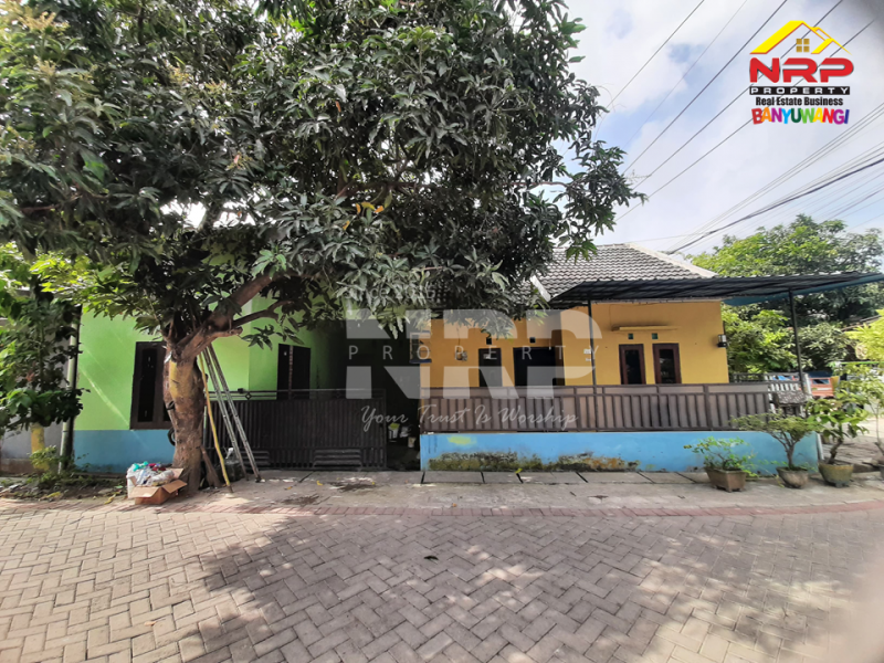 Dijual Rumah Minimalis Hook  di Kertosari - Banyuwangi  Dijual Rumah Minimalis Hook  di Kertosari - Banyuwangi  Dijual Rumah Minimalis Hook&nbsp; di Kertosari - Banyuwangi&nbsp;
Terletak di kawasan bisnis aktif, ramai dan padat penduduk.&nbsp;
Lokasi sangat dekat NRP BANYUWANGI
