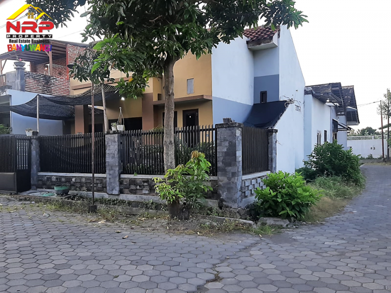 Dijual Rumah Minimalis Hook Siap Huni di Jl. Agus Salim - Banyuwangi Dijual Rumah Minimalis Hook Siap Huni di Jl. Agus Salim - Banyuwangi Dijual Rumah Minimalis Hook Siap Huni di Jl. Agus Salim - Banyuwangi
Lokasi Strategis Cocok Untuk Hunian.&nbsp;

Luas Tanah : 132 m2 SHM
Luas Bangunan : NRP BANYUWANGI
