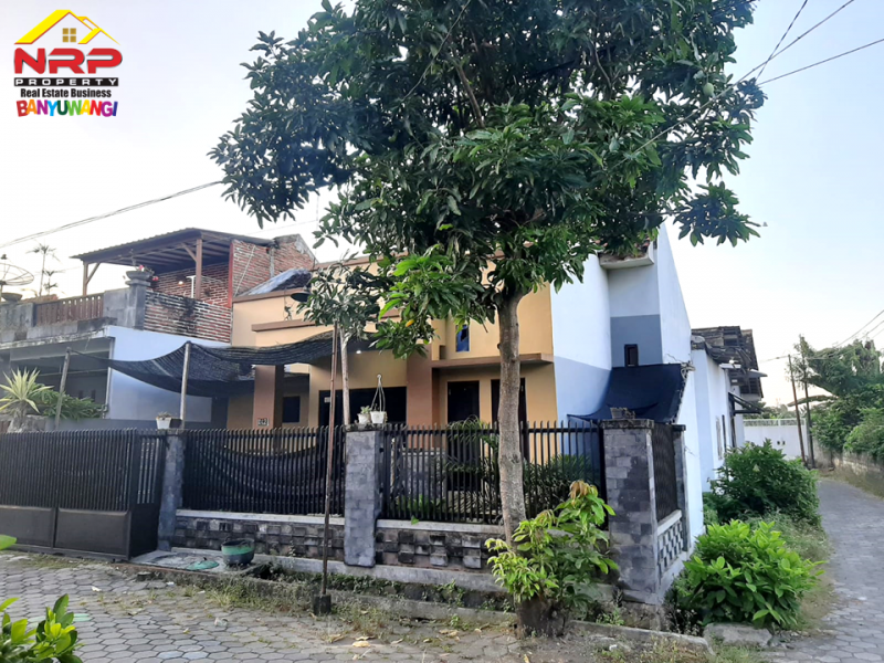 Dijual Rumah Minimalis Hook Siap Huni di Jl. Agus Salim - Banyuwangi Dijual Rumah Minimalis Hook Siap Huni di Jl. Agus Salim - Banyuwangi Dijual Rumah Minimalis Hook Siap Huni di Jl. Agus Salim - Banyuwangi
Lokasi Strategis Cocok Untuk Hunian.&nbsp;

Luas Tanah : 132 m2 SHM
Luas Bangunan : NRP BANYUWANGI