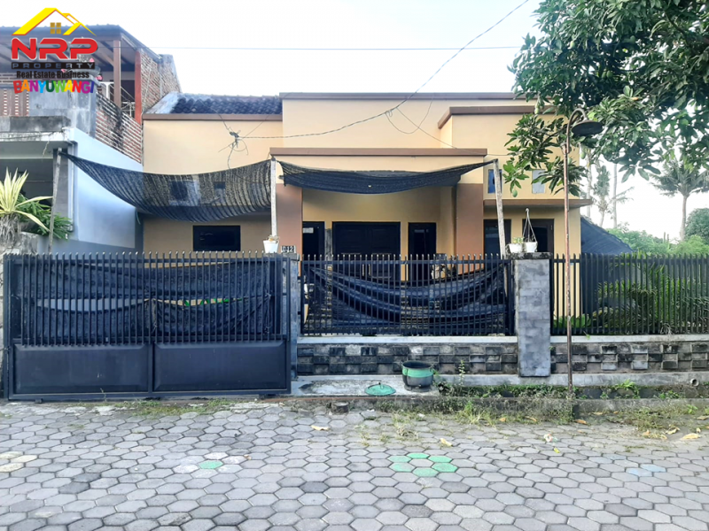 Dijual Rumah Minimalis Hook Siap Huni di Jl. Agus Salim - Banyuwangi Dijual Rumah Minimalis Hook Siap Huni di Jl. Agus Salim - Banyuwangi Dijual Rumah Minimalis Hook Siap Huni di Jl. Agus Salim - Banyuwangi
Lokasi Strategis Cocok Untuk Hunian.&nbsp;

Luas Tanah : 132 m2 SHM
Luas Bangunan : NRP BANYUWANGI
