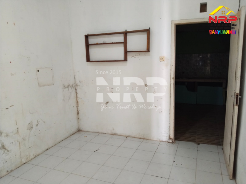 Dijual Rumah minimalis murah di Kertosari Banyuwangi  Dijual Rumah minimalis murah di Kertosari Banyuwangi  Dijual Rumah minimalis murah di Kertosari Banyuwangi&nbsp;
Terletak di kawasan bisnis aktif, ramai dan padat penduduk.&nbsp;
Lokasi sangat dekat dengan NRP BANYUWANGI