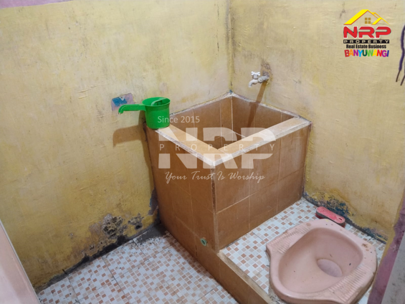 Dijual Rumah minimalis murah di Kertosari Banyuwangi  Dijual Rumah minimalis murah di Kertosari Banyuwangi  Dijual Rumah minimalis murah di Kertosari Banyuwangi&nbsp;
Terletak di kawasan bisnis aktif, ramai dan padat penduduk.&nbsp;
Lokasi sangat dekat dengan NRP BANYUWANGI