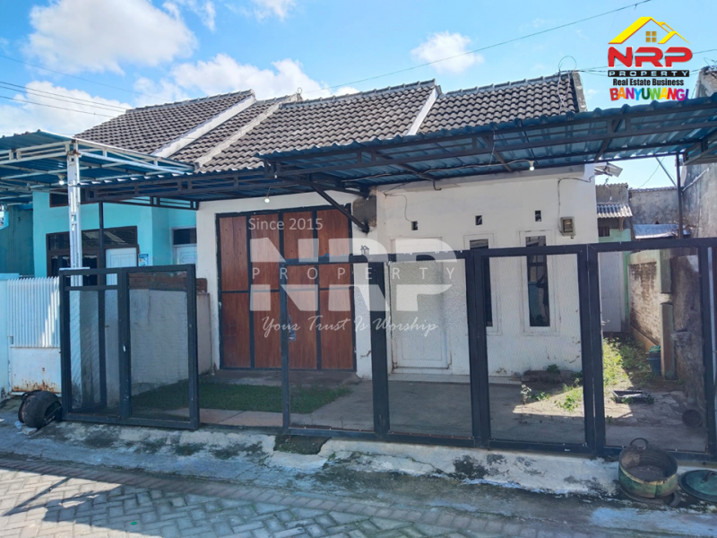 Dijual Rumah minimalis murah di Kertosari Banyuwangi  Dijual Rumah minimalis murah di Kertosari Banyuwangi  Dijual Rumah minimalis murah di Kertosari Banyuwangi&nbsp;
Terletak di kawasan bisnis aktif, ramai dan padat penduduk.&nbsp;
Lokasi sangat dekat dengan NRP BANYUWANGI