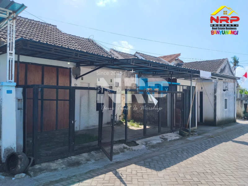 Dijual Rumah minimalis murah di Kertosari Banyuwangi  Dijual Rumah minimalis murah di Kertosari Banyuwangi  Dijual Rumah minimalis murah di Kertosari Banyuwangi&nbsp;
Terletak di kawasan bisnis aktif, ramai dan padat penduduk.&nbsp;
Lokasi sangat dekat dengan NRP BANYUWANGI