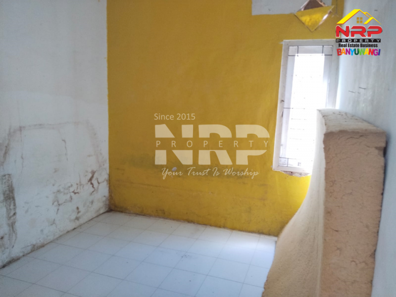 Dijual Rumah minimalis murah di Kertosari Banyuwangi  Dijual Rumah minimalis murah di Kertosari Banyuwangi  Dijual Rumah minimalis murah di Kertosari Banyuwangi&nbsp;
Terletak di kawasan bisnis aktif, ramai dan padat penduduk.&nbsp;
Lokasi sangat dekat dengan NRP BANYUWANGI