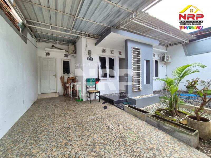 Dijual Rumah Minimalis Murah di Mendut Regency - Banyuwangi   Dijual Rumah Minimalis Murah di Mendut Regency - Banyuwangi   Rumah Minimalis di Mendut Regency - Banyuwangi&nbsp;&nbsp;
Lingkungan perumahan aman, tenang, dan akses mudah kemana-mana.&nbsp;
Perumahan di pusat kota yang NRP BANYUWANGI